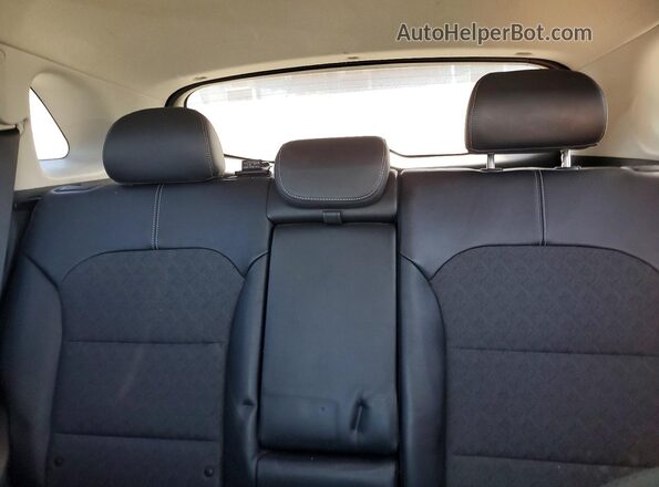 KNDCD3LD5L5433225 2020 KIA NIRO White Widok wnętrza z tyłu