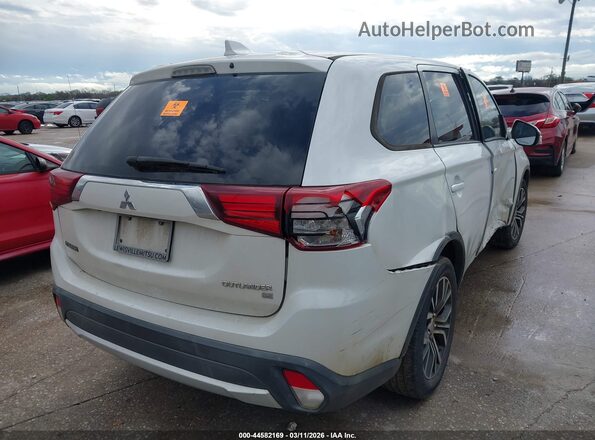 JA4AD3A3XHZ040428 2017 MITSUBISHI OUTLANDER White 