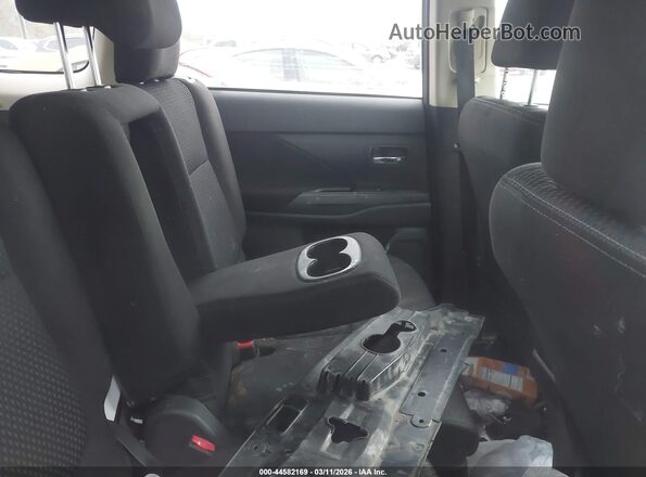 JA4AD3A3XHZ040428 2017 MITSUBISHI OUTLANDER White 