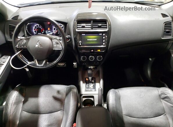 JA4AP4AW8JU003131 2018 MITSUBISHI OUTLANDER Коричневый Вид панели приборов