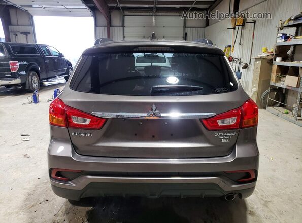 JA4AP4AW8JU003131 2018 MITSUBISHI OUTLANDER Коричневый Вид сзади