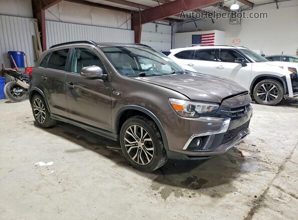 JA4AP4AW8JU003131 2018 MITSUBISHI OUTLANDER Коричневый Передняя правая четверть