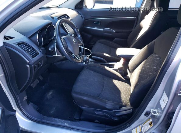 JA4APVAU0MU017940 2021 MITSUBISHI OUTLANDER Серебряный Вид салона спереди
