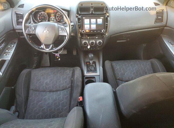 JA4APVAU2MU031855 2021 MITSUBISHI OUTLANDER Silver წინა პანელის ხედი