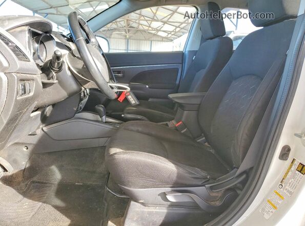 JA4APVAU4MU016001 2021 MITSUBISHI OUTLANDER Белый Вид салона спереди