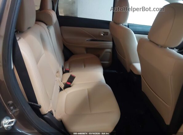 JA4AZ3A3XGZ024259 2016 MITSUBISHI OUTLANDER Gray Vista de la etiqueta del VIN