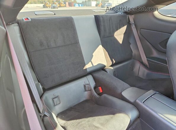 JF1ZDBE13P9704293 2023 SUBARU BRZ Silver Հետևի նստատեղերի տեսք