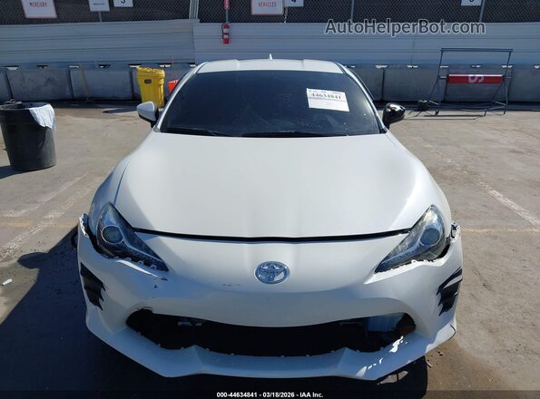 JF1ZNAA14H8700645 2017 TOYOTA 86 White უკანა სალონის ხედი