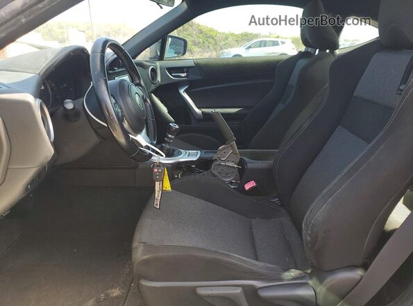 JF1ZNAA16H9703749 2017 TOYOTA 86 White წინა სალონის ხედი