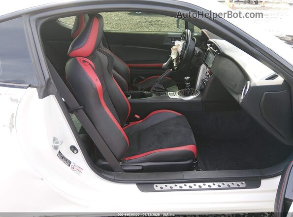 JF1ZNAE14K9700348 2019 TOYOTA 86 White 