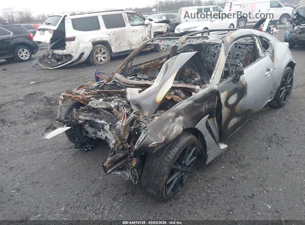 JF1ZNBE12P9765471 2023 TOYOTA GR86 Silver Вид спереду