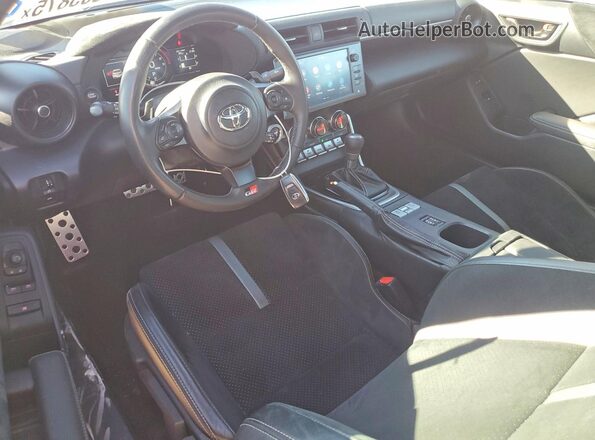 JF1ZNBF15P8763511 2023 TOYOTA GR Red Vista del salpicadero