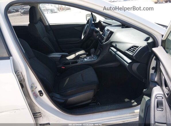 JF2GTAAC7JH333031 2018 SUBARU CROSSTREK Yellow Vista interior delantera