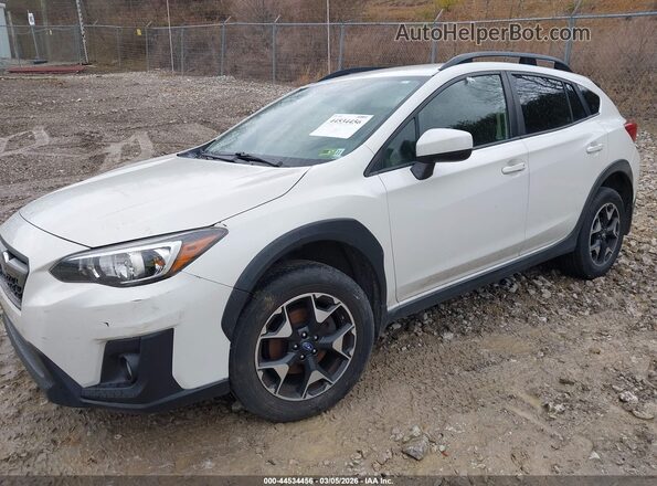 JF2GTACC5K8273264 2019 SUBARU CROSSTREK White Front left
