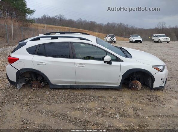 JF2GTACC5K8273264 2019 SUBARU CROSSTREK White Rear interior view