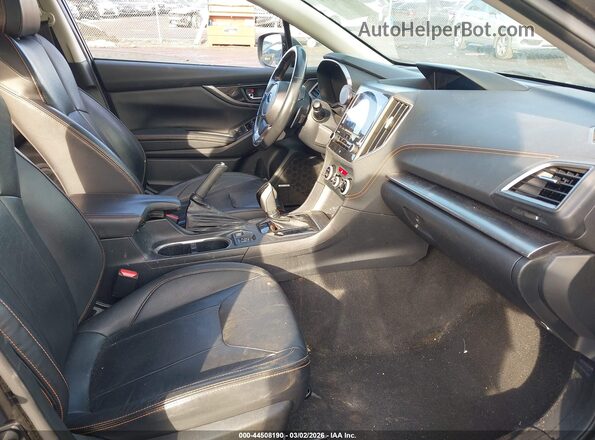 JF2GTAMC3J8274197 2018 SUBARU CROSSTREK Серый Вид салона спереди