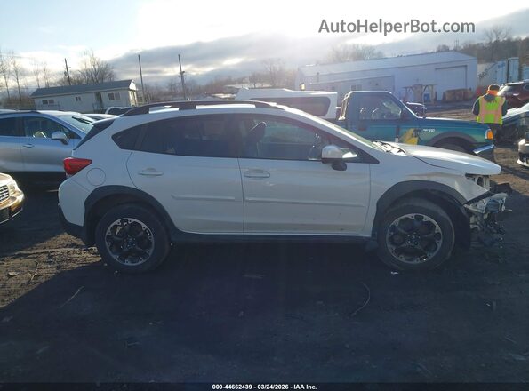 JF2GTAPCXM8228544 2021 SUBARU CROSSTREK White Widok wnętrza z tyłu