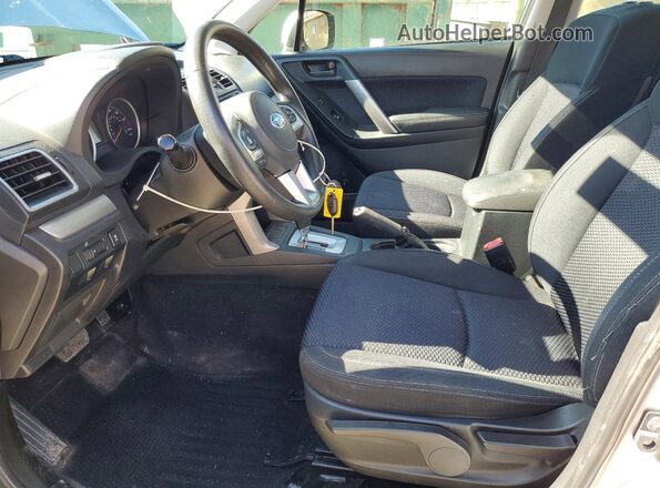 JF2SJABC6HH541989 2017 SUBARU FORESTER 2.5 Silver Vista interior delantera