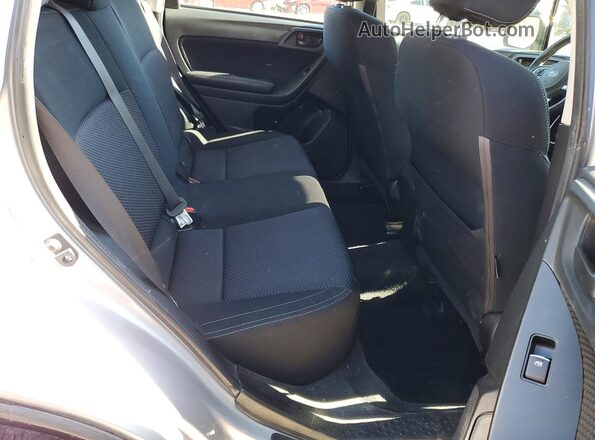 JF2SJABC6HH541989 2017 SUBARU FORESTER 2.5 Silver Vista de los asientos traseros