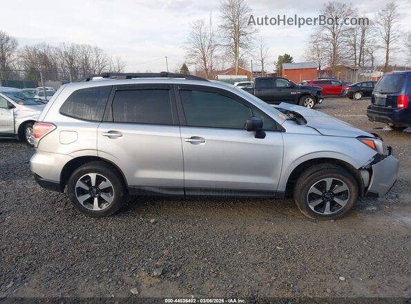 JF2SJABC9JH469305 2018 SUBARU FORESTER 2.5 Silver Вид задньої частини салону
