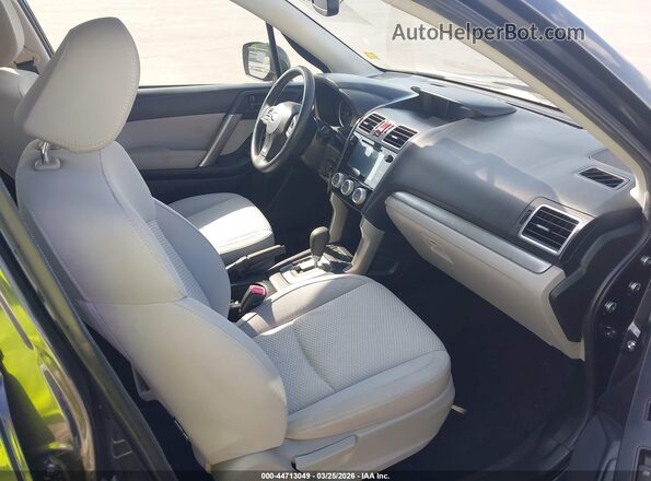 JF2SJADC8GH524056 2016 SUBARU FORESTER 2.5 Gray Widok wnętrza z przodu