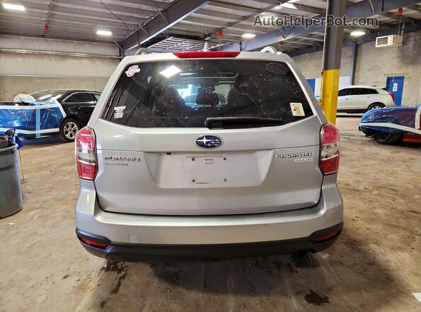 JF2SJADC8GH527829 2016 SUBARU FORESTER 2.5 Silver უკანა ხედი