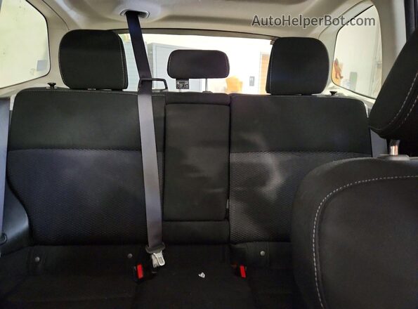 JF2SJADC8GH527829 2016 SUBARU FORESTER 2.5 Silver უკანა სავარძლების ხედი