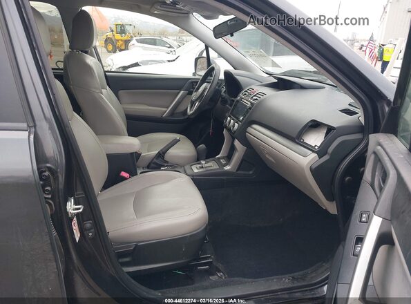 JF2SJAGC4HH420404 2017 SUBARU FORESTER 2.5 Gray Vista interior delantera