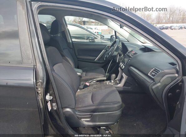 JF2SJAGC7JH528389 2018 SUBARU FORESTER 2.5 Черный Вид салона спереди
