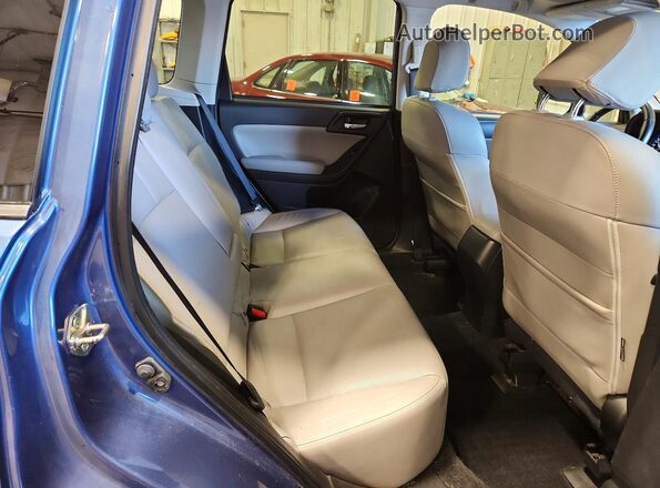 JF2SJAJC3HH463933 2017 SUBARU FORESTER 2.5 Синий Вид задней части салона