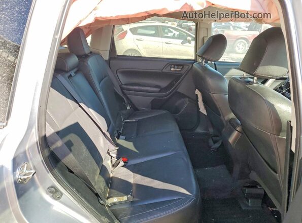 JF2SJAJC7HH494487 2017 SUBARU FORESTER 2.5 Silver Вид задньої частини салону