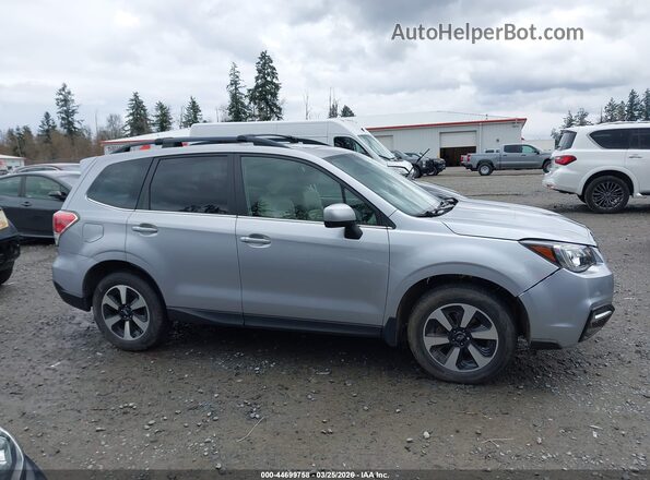 JF2SJARC4HH567268 2017 SUBARU FORESTER 2.5 Серый Вид задней части салона