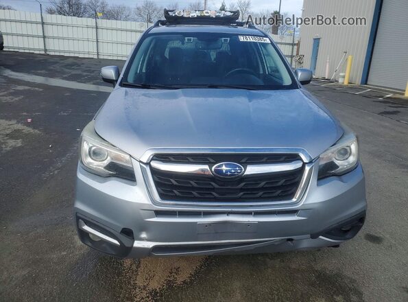 JF2SJAWC0HH512367 2017 SUBARU FORESTER 2.5I TO Серебряный Вид спереди