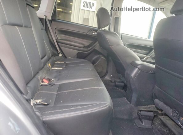 JF2SJAWC0HH512367 2017 SUBARU FORESTER 2.5I TO Серебряный Вид задней части салона