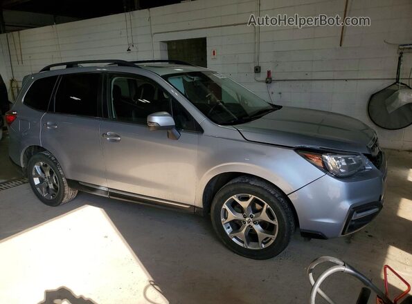 JF2SJAWC8HH517123 2017 SUBARU FORESTER 2.5I TO Silver Front right