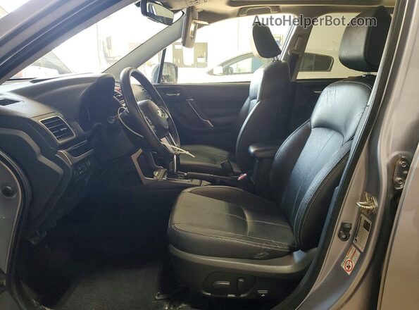 JF2SJAWC8HH517123 2017 SUBARU FORESTER 2.5I TO Silver Front interior view