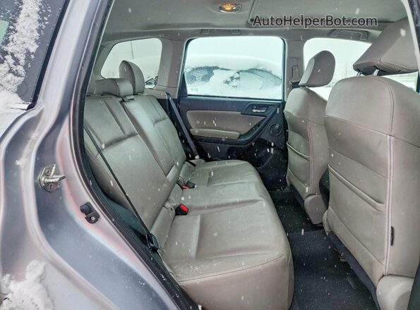 JF2SJAXC6GH487455 2016 SUBARU FORESTER 2.5I TO Silver Widok wnętrza z tyłu