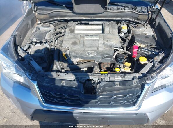 JF2SJGEC2HH561400 2017 SUBARU FORESTER2. Silver 
