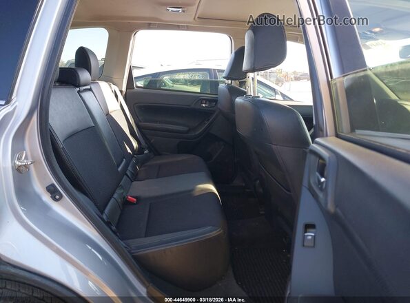 JF2SJGEC2HH561400 2017 SUBARU FORESTER2. Silver 
