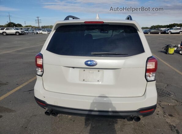 JF2SJGEC3JH535880 2018 SUBARU FORESTER2. White Вид ззаду