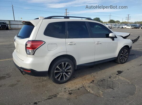 JF2SJGEC3JH535880 2018 SUBARU FORESTER2. White Задня права чверть