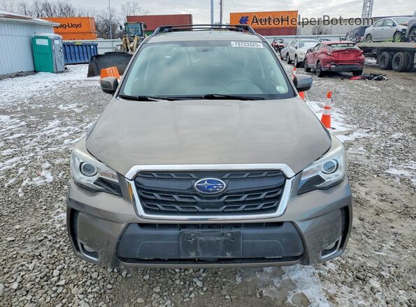 JF2SJGWC9HH545306 2017 SUBARU FORESTER2. Tan Front view