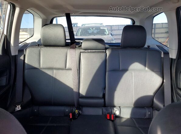 JF2SJGWC9JH566968 2018 SUBARU FORESTER2. White Vista de los asientos traseros
