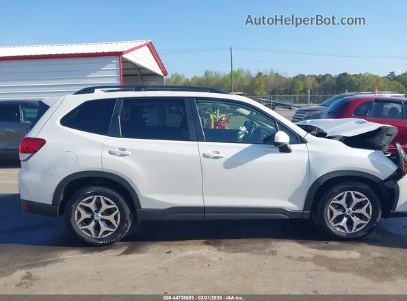 JF2SKAJC0MH525411 2021 SUBARU FORESTER Белый Вид задней части салона