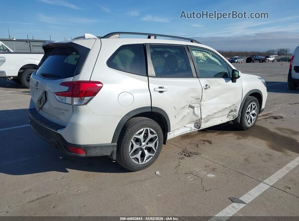 JF2SKAJC2MH417579 2021 SUBARU FORESTER White Rear right