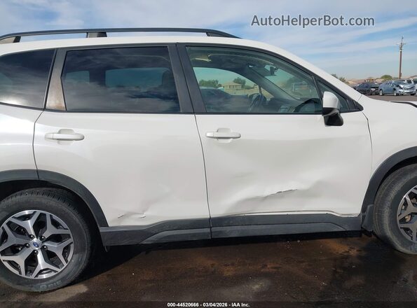 JF2SKAJC2MH565344 2021 SUBARU FORESTER White Սալոնի հետևի տեսք