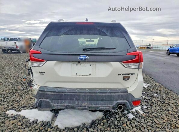 JF2SKAJC4RH527539 2024 SUBARU FORESTER White Widok z tyłu