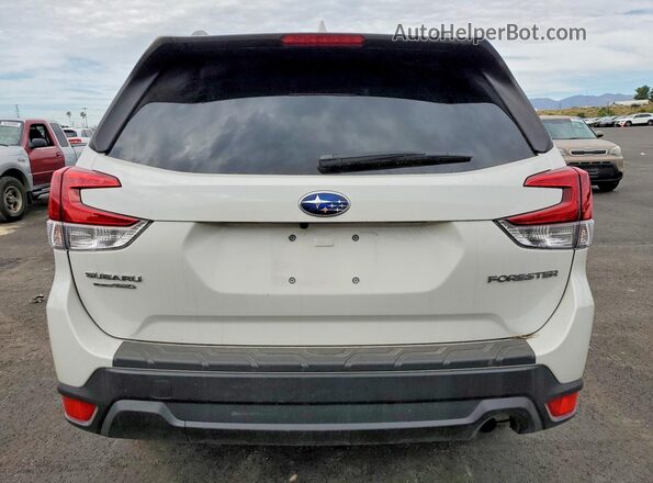 JF2SKAJC9MH551439 2021 SUBARU FORESTER White Հետևի տեսք