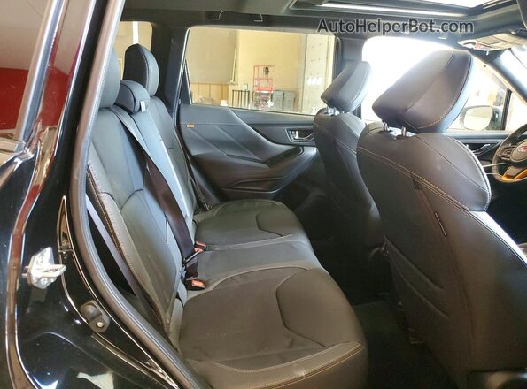 JF2SKAMCXNH526546 2022 SUBARU FORESTER Black Rear seats view