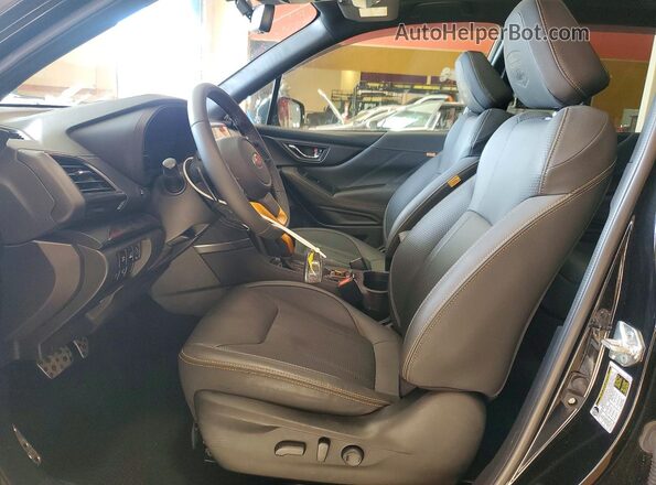 JF2SKAMCXNH526546 2022 SUBARU FORESTER Black Front interior view